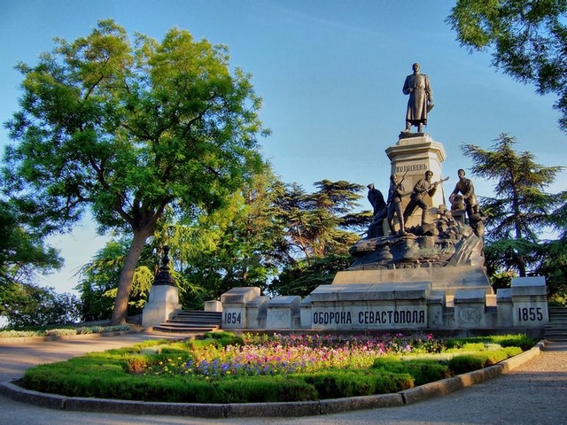 Istorichesky Boulevard